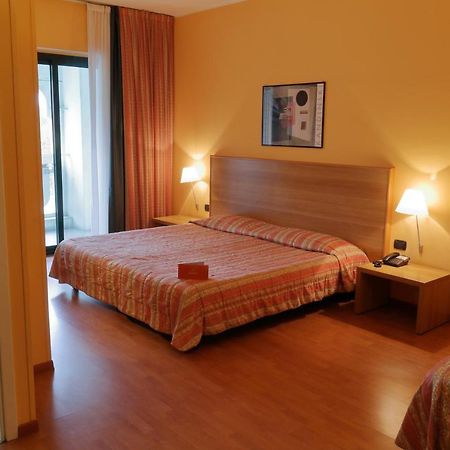 Hotel Romanisio Fossano Buitenkant foto