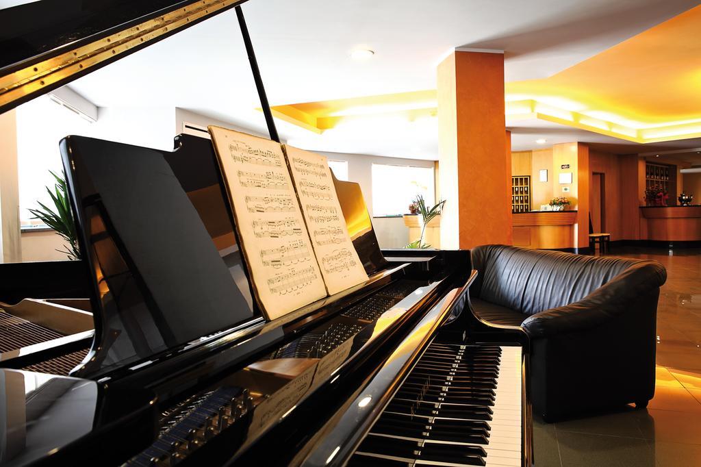 Hotel Romanisio Fossano Buitenkant foto