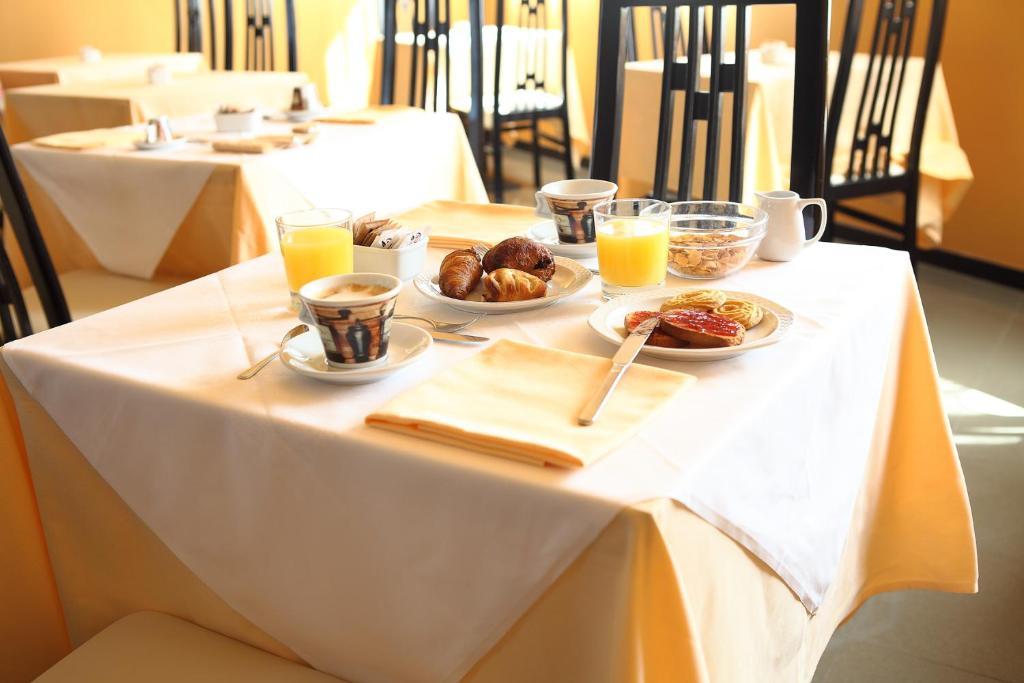 Hotel Romanisio Fossano Buitenkant foto