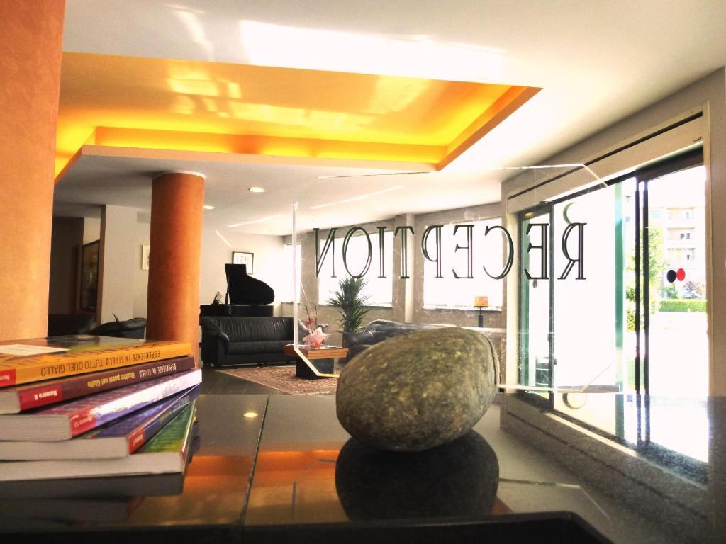 Hotel Romanisio Fossano Buitenkant foto