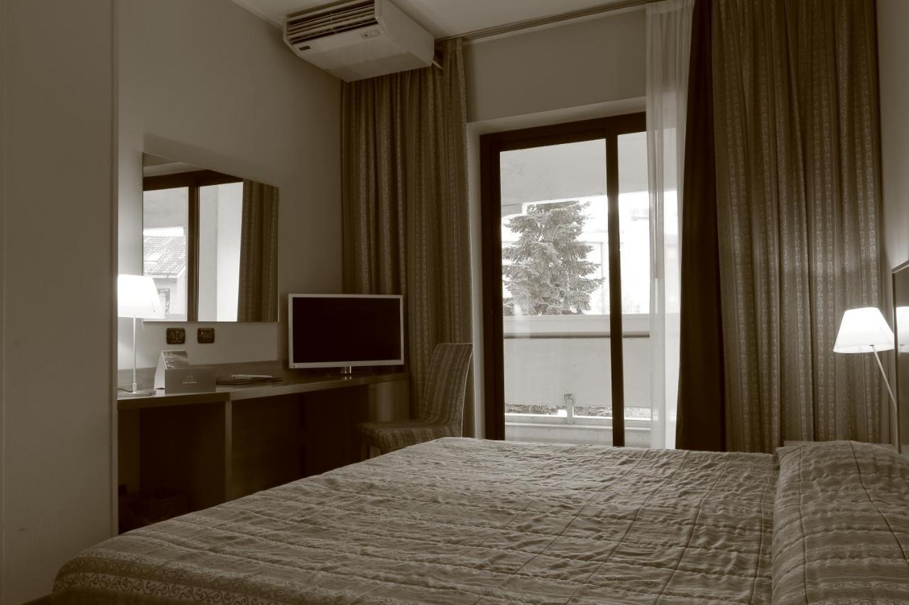 Hotel Romanisio Fossano Buitenkant foto