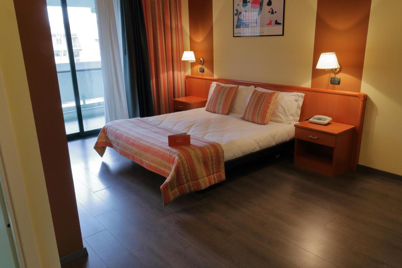 Hotel Romanisio Fossano Buitenkant foto
